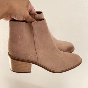 Splendid Alicia Suede Leather Ankle Boots in Nude Size 9.5